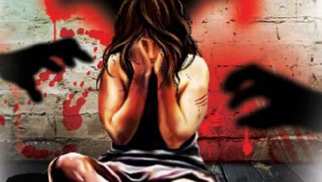 युवतीवर अत्याचार करून  धारदार शस्त्राने प्रियकराकडून वार.