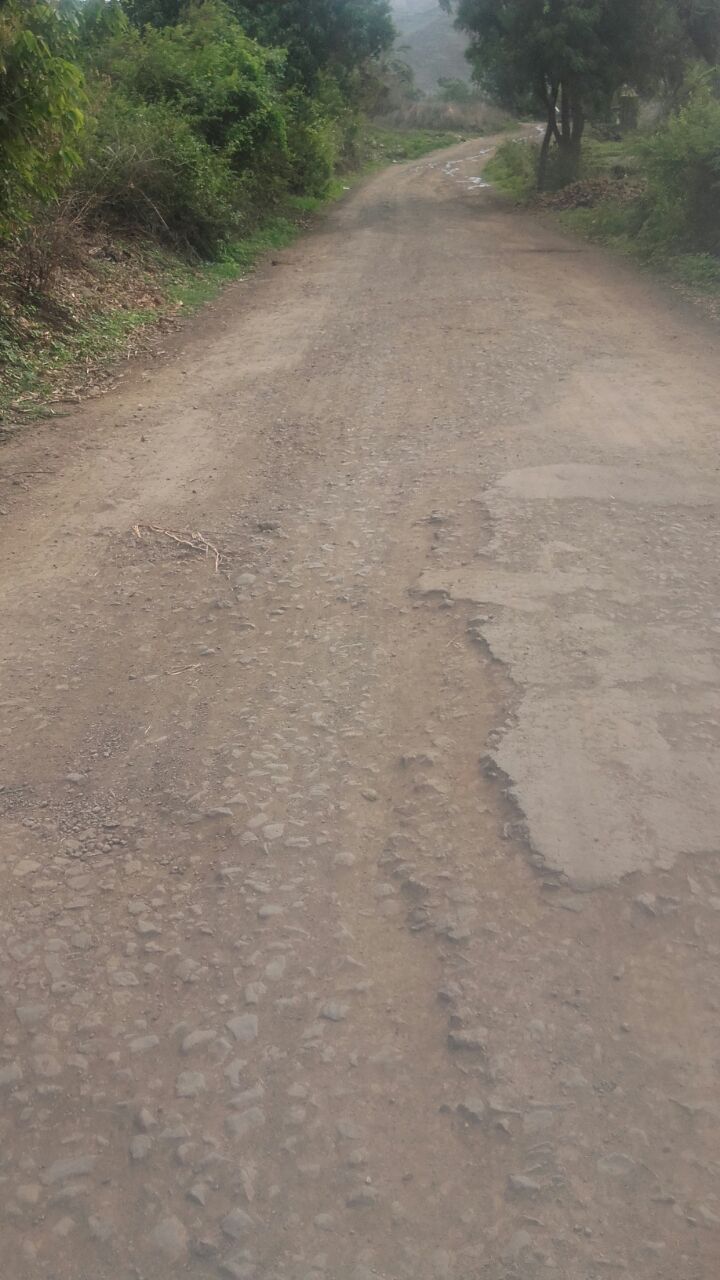 नाडोलीचा रस्ता कोमात स्टोन केॅशर जोमात....