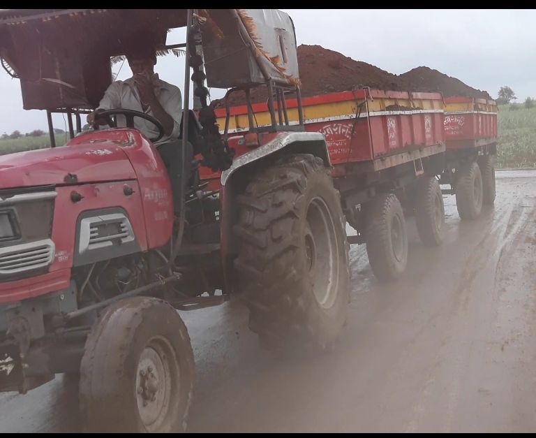 सरडेतील अवैध वाळु व माती उत्खनणास प्रशासनाचा वरदहस्त ?