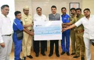 एसटी कर्मचारी व महामंडळाकडून केरळ पूरग्रस्तांना १० कोटींची मदत