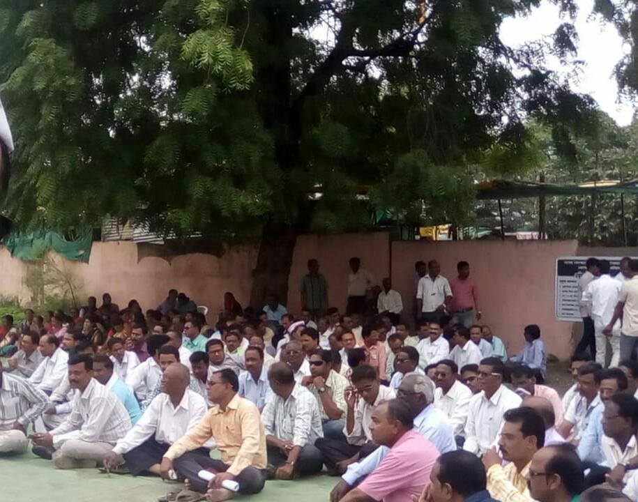 चिमूर येथे तिन दिवसीय राज्यव्यापी कर्मचारी संपाला उत्तम प्रतिसाद