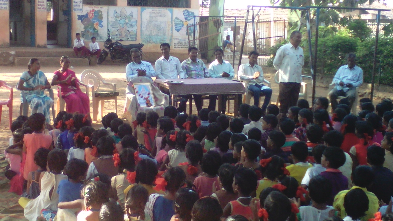 डी, पी,गुळधे सहायक शिक्षक याना जिल्हा परिषद उच्च प्राथमिक शाळा पळसगावं मधून स्थानांतरण झाल्यामुळे त्यांचा भावपूर्ण निरोप समारंभ