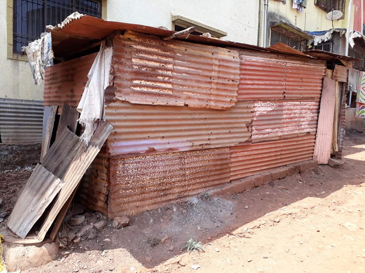 बुद्धिस्ट प्रेरणा ग्रुपचा दणका नगरसेवीकेने केलेले अतिक्रमण अखेर नगर पालिकेने हटविले