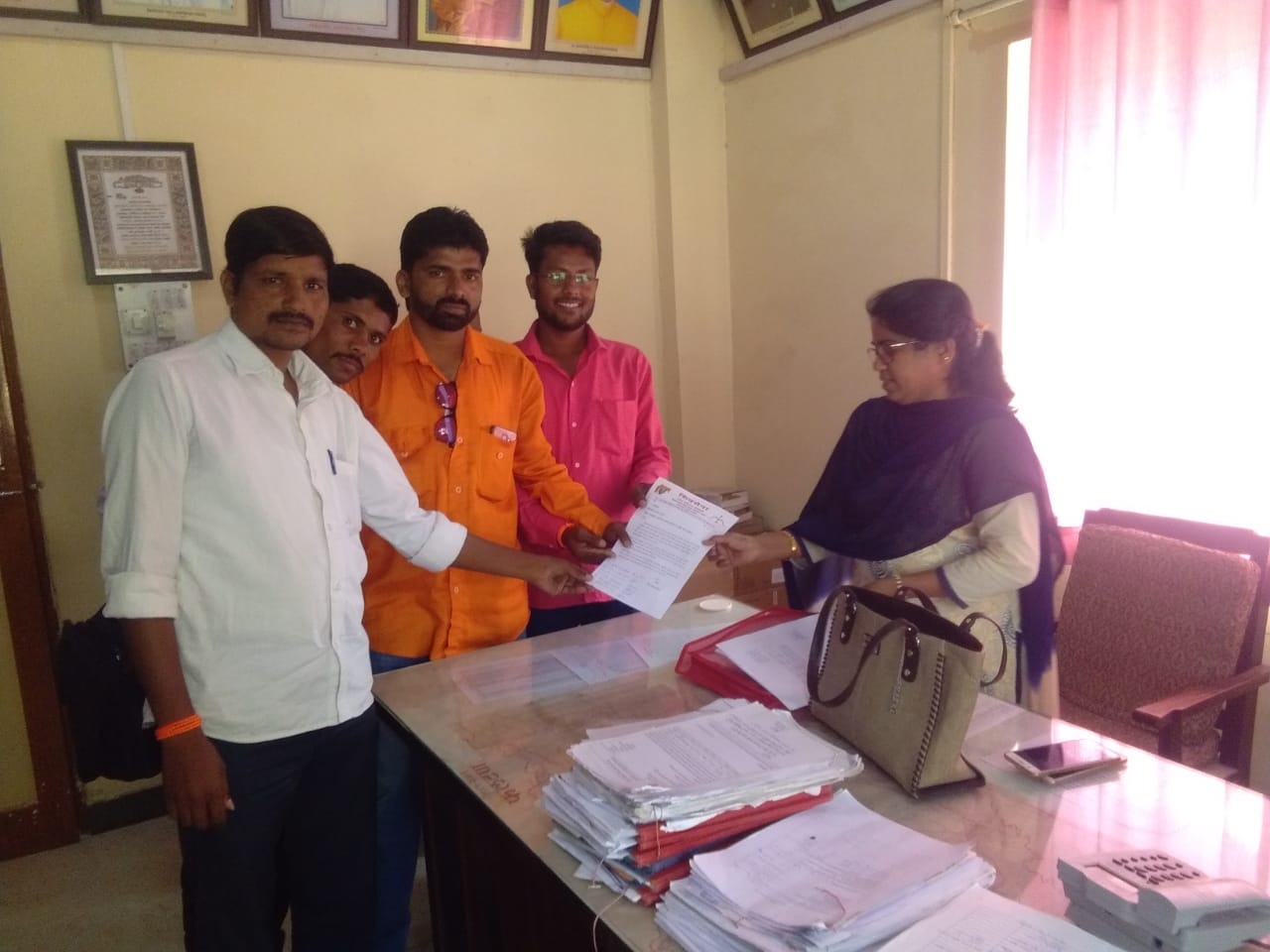 शिवसेनेचा तहसील ,प्रांत ,व भूमी अभिलेख कार्यालयासमोर आंदोलन करण्याचा इशारा