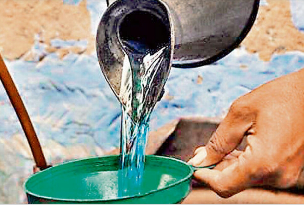 शासनाने  घेतलेल्या राॅकेल बंदीच्या  निर्णयाचा निकष  ग्रामीण भागासाठी  बदलावा