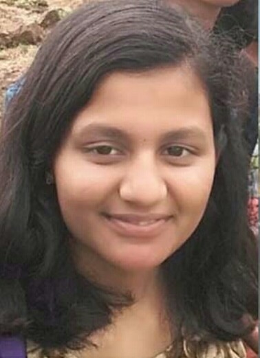 एस टी खाली चिरडून विद्यार्थीनीचा मृत्यू.