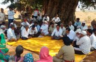 प्रशासनाने आश्वासन दिल्यास बंधारा फोडू - संतप्त शेतकरी