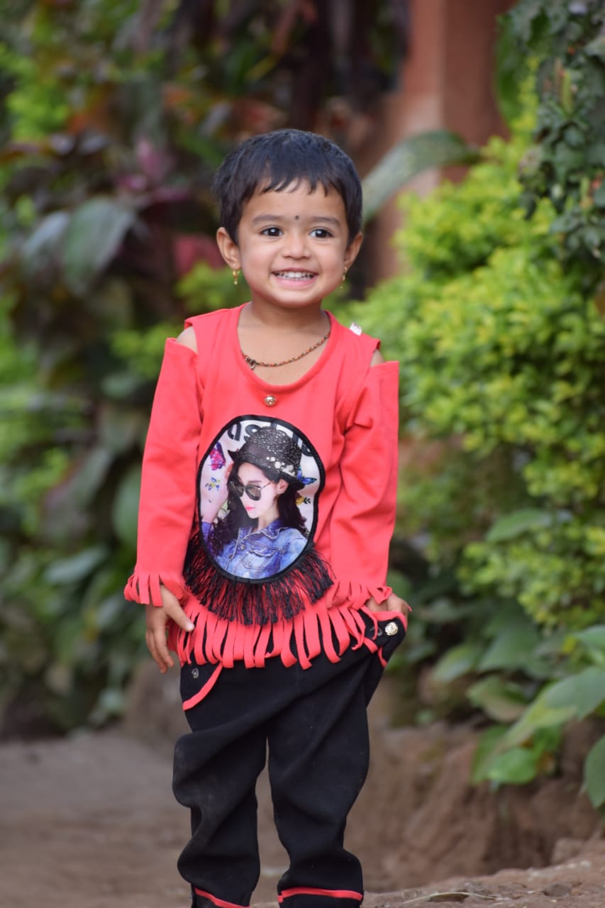 ट्रकच्या धडकेत तीन वर्षाची मुलगी जागीच ठार