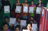 उसेगांव येथे शिलाई मशीनचे माहिलांना प्रमाणपत्र वाटप