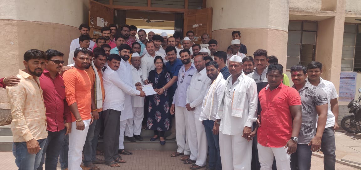 तहसिल कार्यालय आष्टी येथे राष्ट्रवादी काँग्रेस  याच्या वतीने निवेदन.
