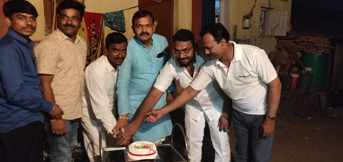समाजसेवक जमीर शेख यांचा वाढदिवस मोठ्या उत्‍साहात साजरा
