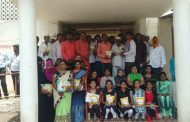 राज साहेब ठाकरे यांच्या वाढदिवसा निम्मित आष्टीत  शेतकर्यांना बियाणे वाटप