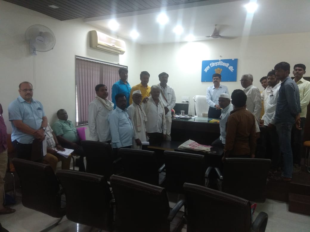 अप्पर जिल्हाधिकारी यांच्याशी झाली शेतकरी संघटनेची शेतकऱ्यांच्या विविध प्रश्नावर बैठक