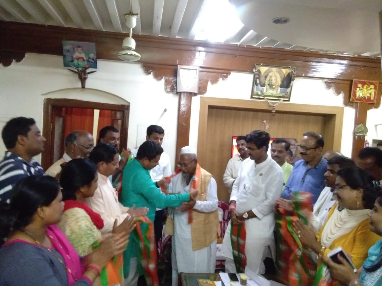 नगरसेवक तथा काँग्रेस गट नेते अब्दुल कदिर शेख यांचा भाजपात पक्ष प्रवेश