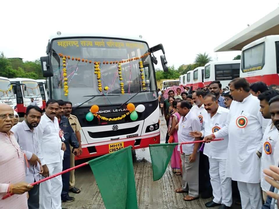 बल्लारपूर बसस्थानकाच्या दिमतीला नव्या कोरा ५७ बसेस; लोकार्पणा दरम्यान दिलेल्या शब्दाची पूर्तता...