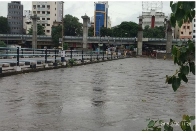 खडकवासला धरण १०० टक्के भरले; भिडे पूल पाण्याखाली
