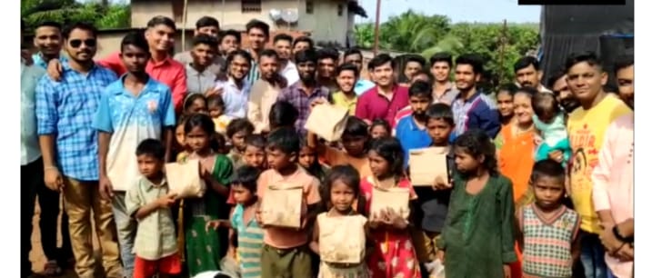 युवा एकता प्रतिष्ठान’ ने आदिवासी वाड्यांमध्ये साजरी केली दिवाळी