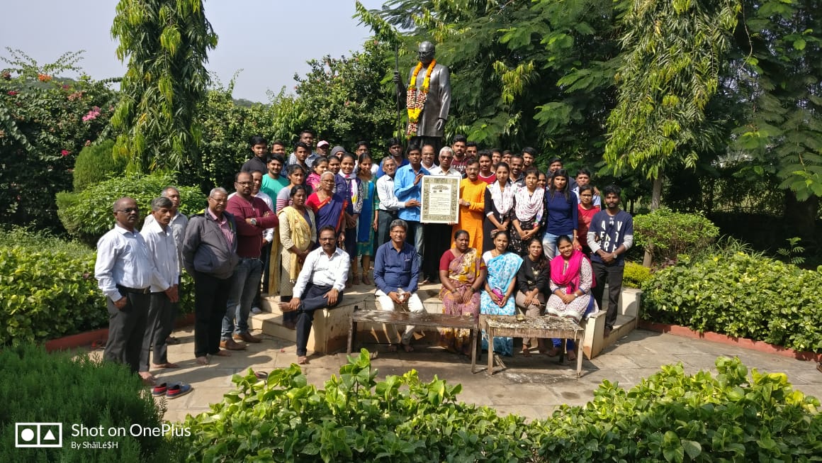 धम्मचक्र परिवर्तन महाविहार दापोडीत ७०वा संविधान सन्मान दिन साजरा