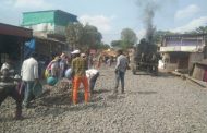 वडुथ ते आरळे रस्त्याचे काम सुरू असल्याने वाहतुक कोंडी