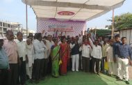 न्याय हक्कासाठी कामगार रस्त्यावर एक दिवसीय धरणे आंदोलन; मुख्यमंत्र्यांना निवेदन