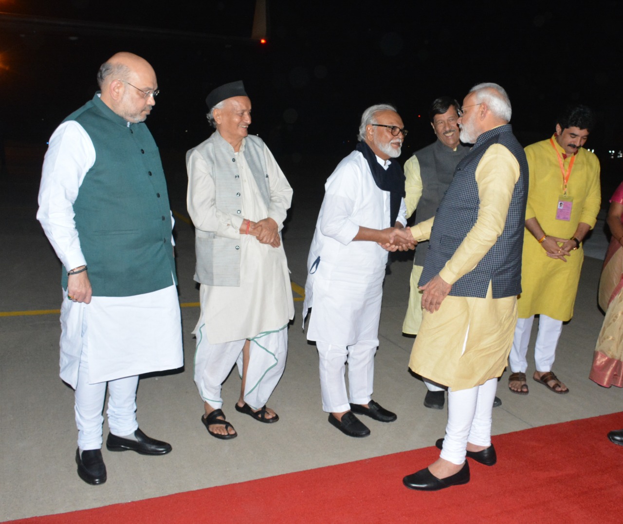 प्रधानमंत्री नरेंद्र मोदी यांचे  पुण्याहून दिल्लीकडे प्रयाण