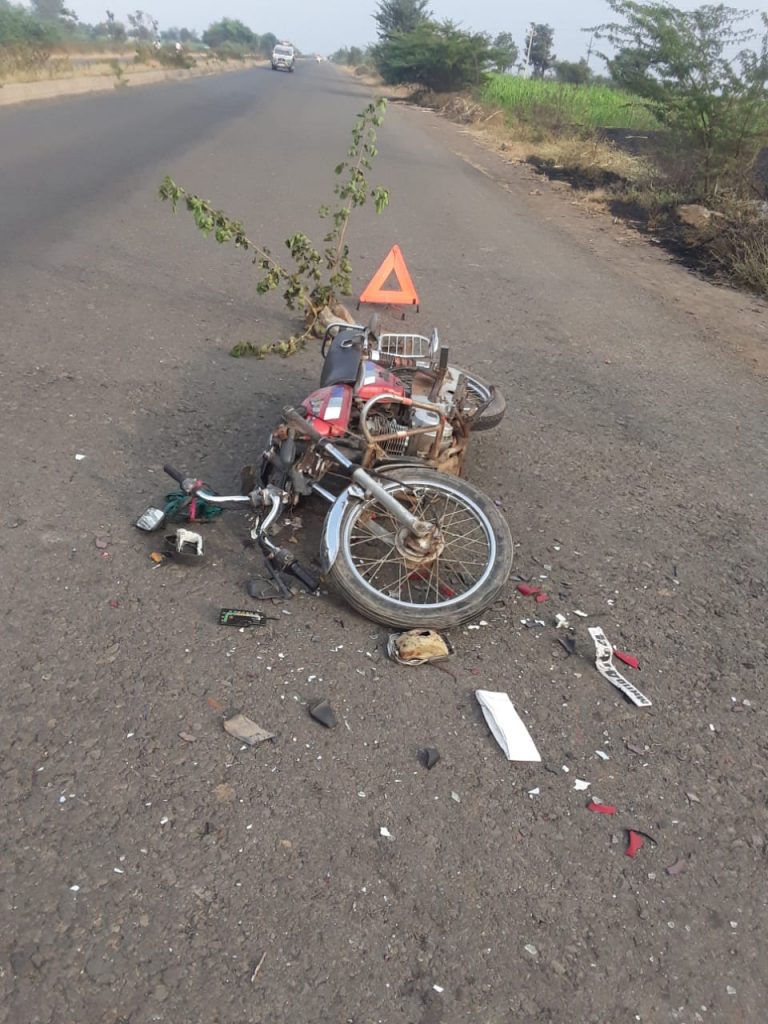 टेम्पोला धडकून दुचाकीस्वार ठार