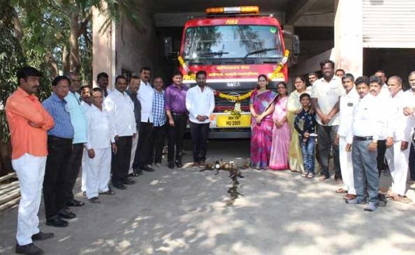 तळेगांव नगरपरिषदेचा नवा अग्निशमन बंब सेवेत दाखल