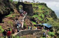 अबब..! एकाच दिवशी तीस हजार पर्यटकांनी दिली सिंहगडाला भेट