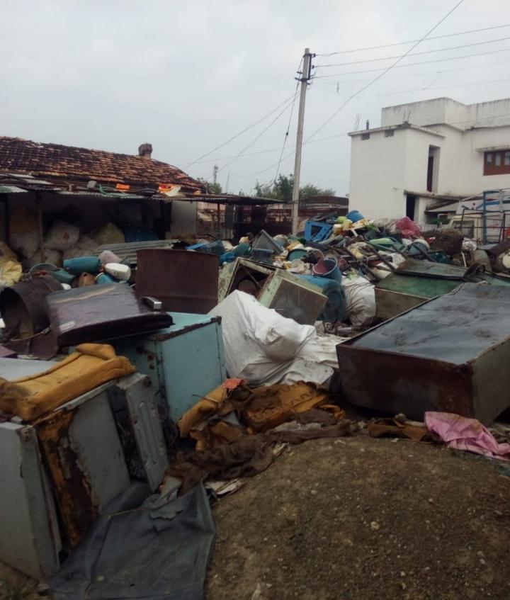 भंगार व्यवसायामुळे रहवासी त्रस्त