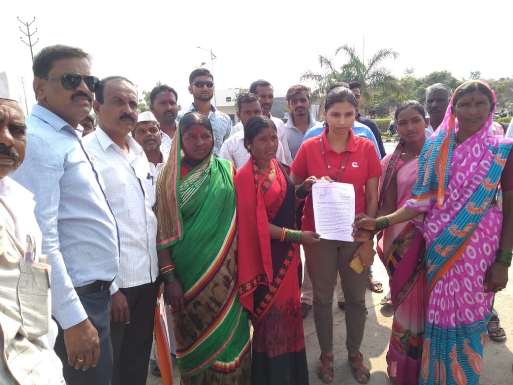 सुरवडी रेल्वे व औद्योगिक वसाहत सेवा भावी संस्थेच्या वतीने कंमिन्स कंपनी समोर आंदोलनाचा इशारा