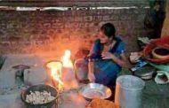 गॅसच्या महागाई मुळे घरोघरी मातीच्या चुली