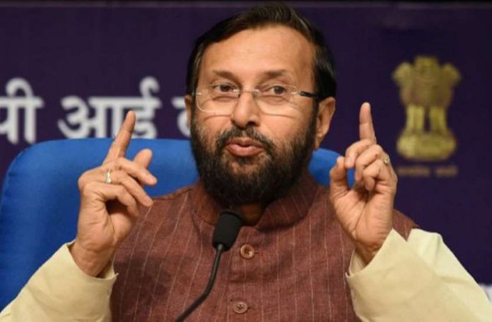 पत्रकार आणि डॉक्टर यांना रोखल्यास कारवाई केली जाईल- प्रकाश जावडेकर