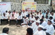 जिल्हाधिकाऱ्यांनी अश्वासन दिल्याने शेतकरी संघटनेचे आंदोलन स्थगित