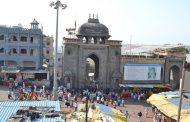 कोरोनाची दहशत पसलेली असताना तुळजाभवानी मंदिर मात्र बिनधास्त..