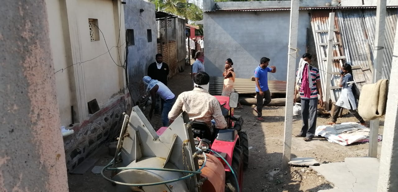 विडणीत विषाणू निर्जंतुकीकरण औषध फवारणी