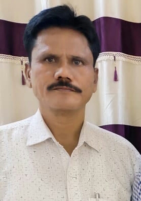 एस एस सी बोर्डाचे कर्तव्यदक्ष अधिकारी बबन जोगदंड याच्या मुलाच्या वाढदिवसा निमित्त केले गोरगरीबांना अन्नदान