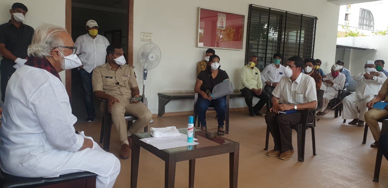 कोरोनाच्या पार्श्वभूमीवर पालकमंत्री ना.छगन भुजबळ यांच्याकडून येवला शहरात पाहणी