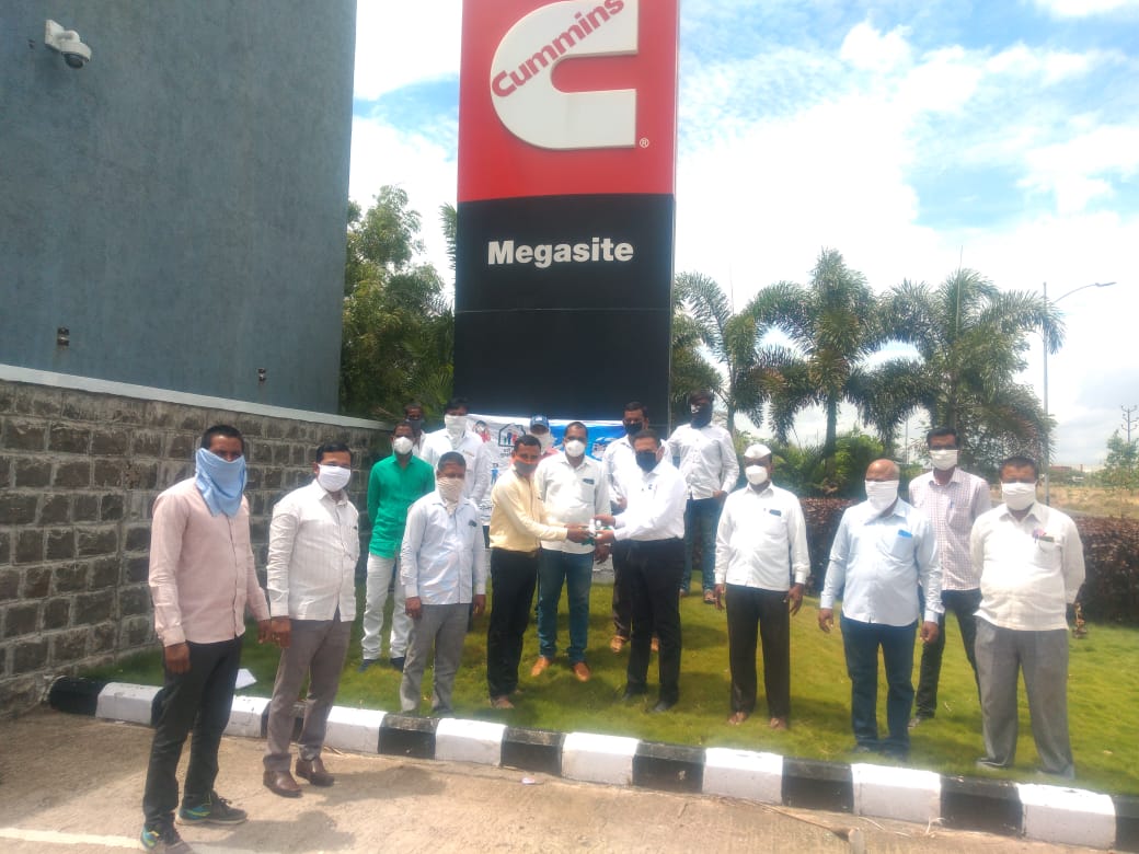 कमिन्स फाऊंडेशनची अहोरात्र मेहनत घेणाऱ्या पोलीस पाटीलांच्या पाठीवर कौतुकाची थाप..