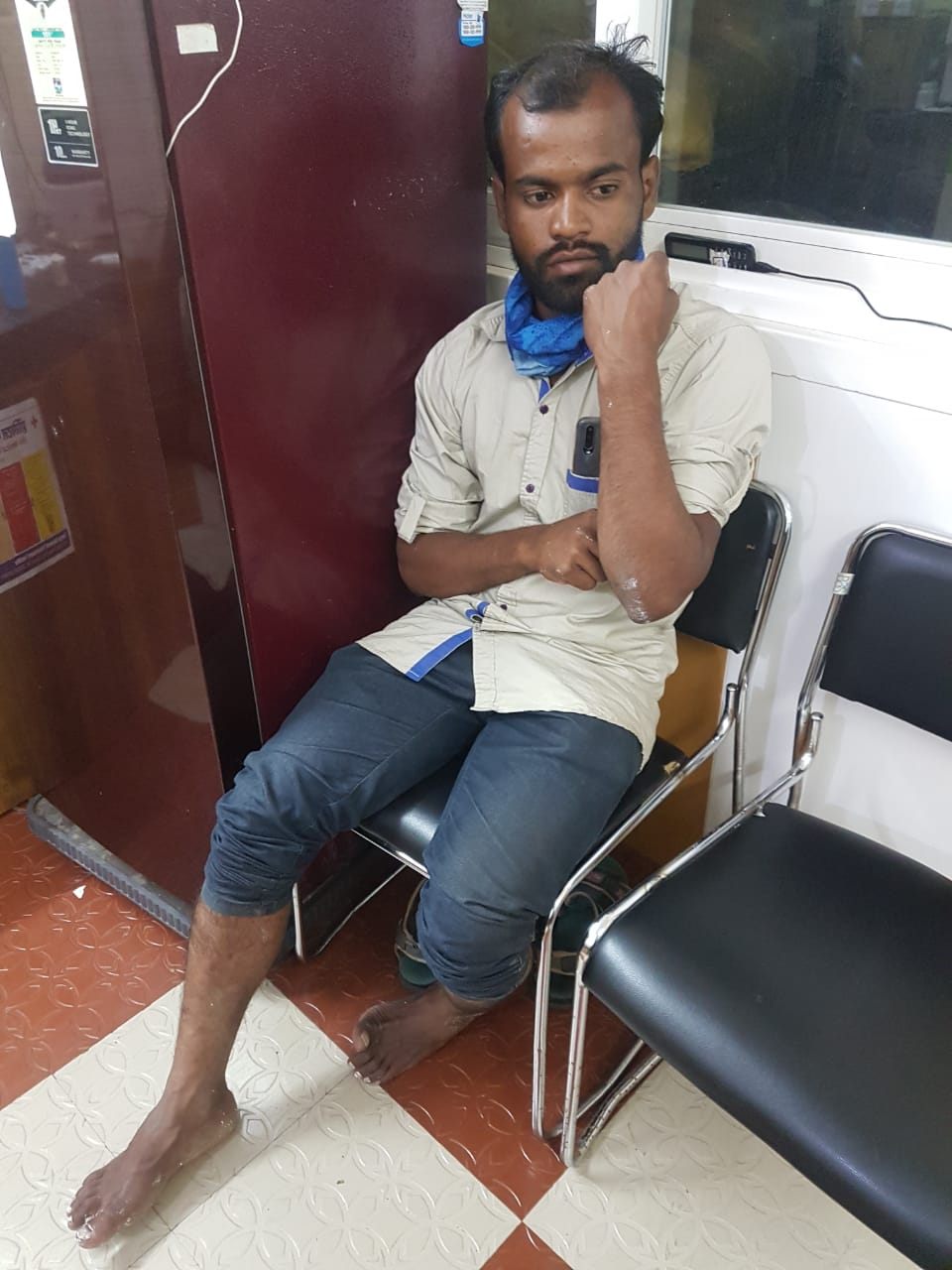 जागरूक सर्पमित्रामुळे एका व्यक्तीला मिळाले जीवनदान