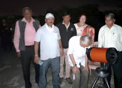 निसर्गाचं आश्चर्यकारक दृश्य: तब्बल ३९७ वर्षानंतर जवळ येणारे गुरु-शनी ग्रह मिरज महाविद्यालय मिरज येथे पाहण्याची संधी खगोलप्रेमींना लांब  पल्ल्याच्या दुर्बिणीतून उपलब्ध झाली