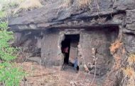 त्रिरश्मी बुद्ध लेणीं समुहात दोनशे वर्षांनंतर आता नवीन दोन लेणींची भर, साफसफाई सुरू असताना मिळाल्या दोन प्राचीन बुद्ध लेणी