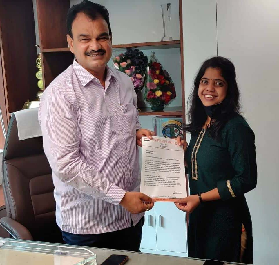 करमाळा शहर  व तालुक्यात कोरोना प्रतिबंधात्मक लसीचा पुरवठा वाढवावा, पुजाताई  झोळे यांची पालकमंत्र्याकडे मागणी