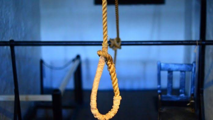 महिला पोलिसाची राहत्या घरी गळफास घेऊन आत्महत्या