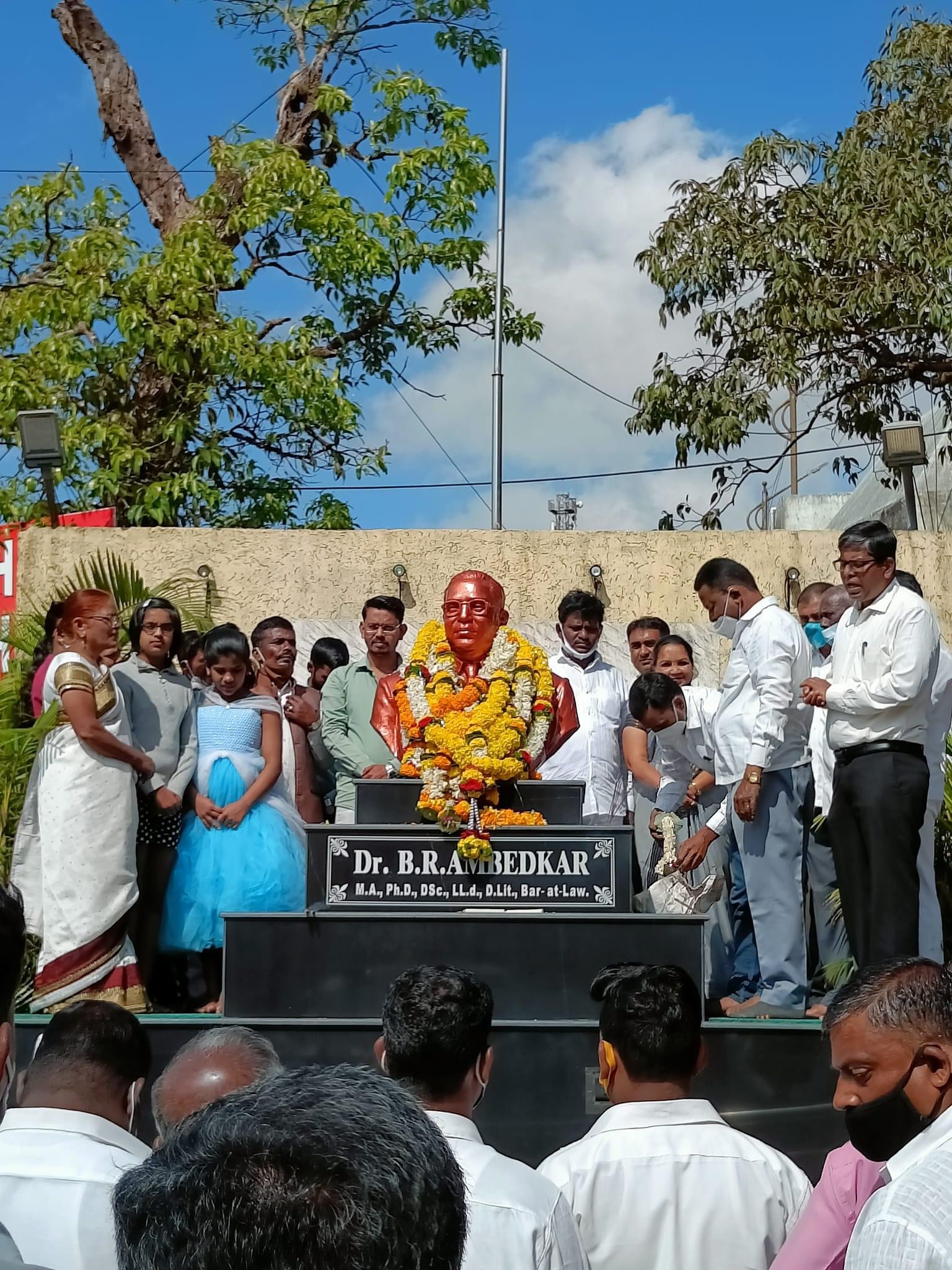 महाबळेश्वर मध्ये महामानवास महापरिनिर्वाण दिनी समस्त तालुक्यातील जनतेकडून अभिवादन