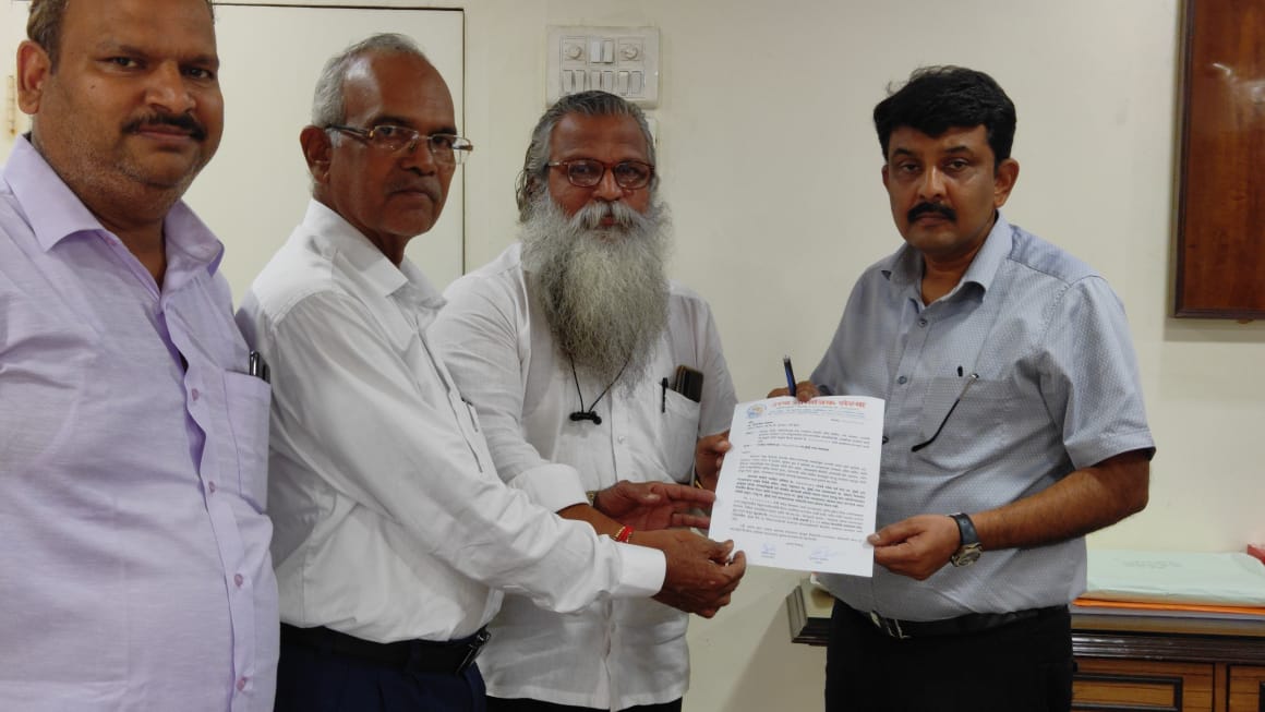 वाहतूक कोंडी आणि अवैध पार्किंगने उरणकर त्रस्त