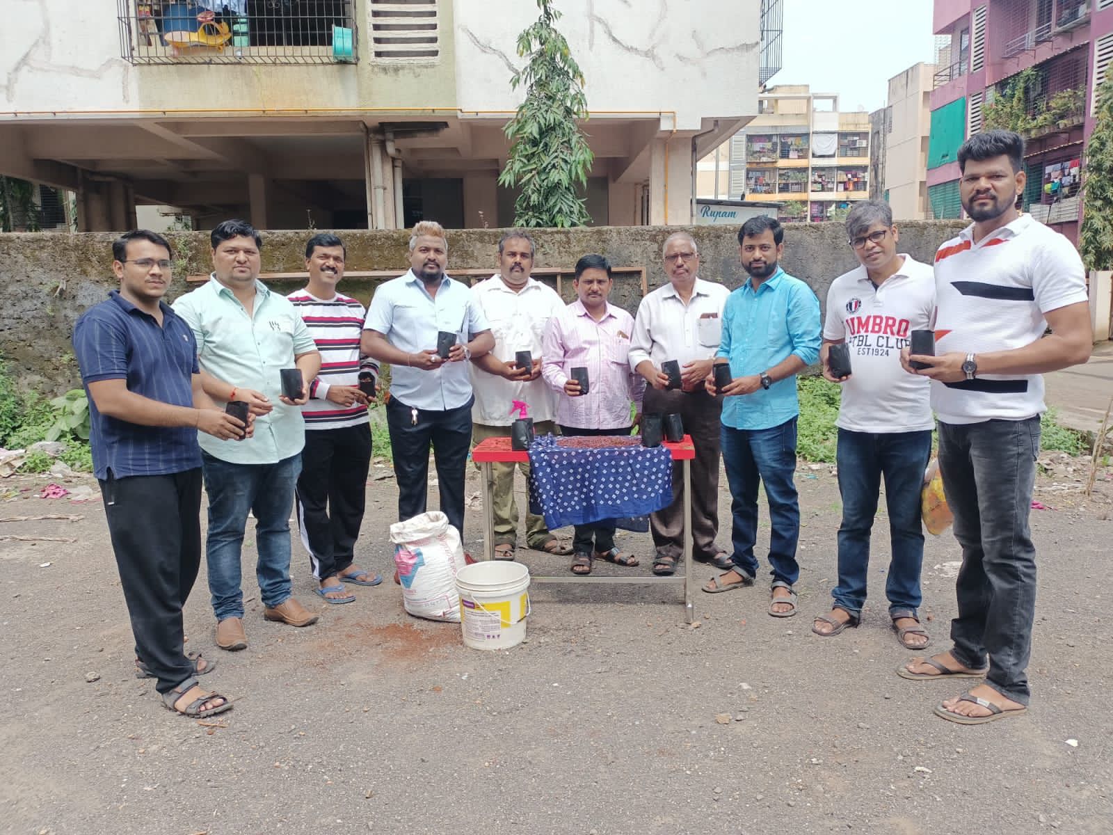 उलवे येथे दसरा सणांनिमित्त आपट्याच्या बीज वाटप व बीजारोपन संपन्न