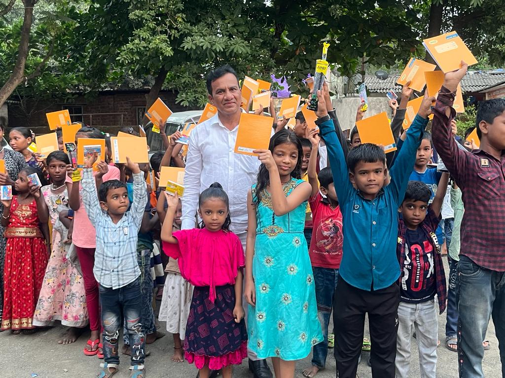 राष्ट्रवादी काँग्रेसचे नेते किशोर ठाकूर यांचा वाढदिवस जल्लोषात साजरा