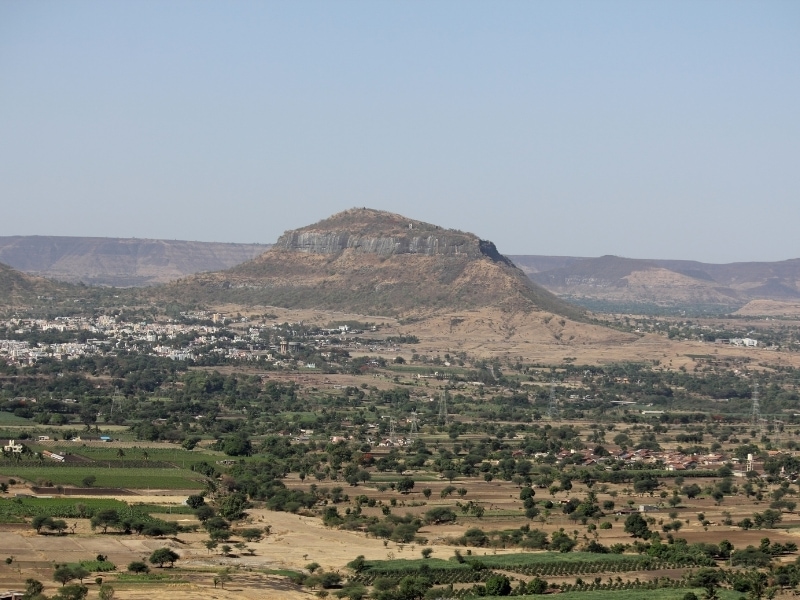 शिवनेरीवर दरड कोसळली, ३१ जुलैपर्यंत पर्यटनास बंदी