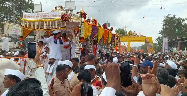 संतश्रेष्ठ श्री ज्ञानेश्वर माऊलींच्या पालखीचे जिल्ह्यात भक्तीमय वातावरणात आगमन...