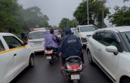 पर्यटकांच्या प्रचंड गर्दीमुळे पुण्यातील पर्यटनस्थळांकडे जाणाऱ्या मार्गांवर वाहतूक कोंडी; नागरिक आणि पर्यटक हैराण!